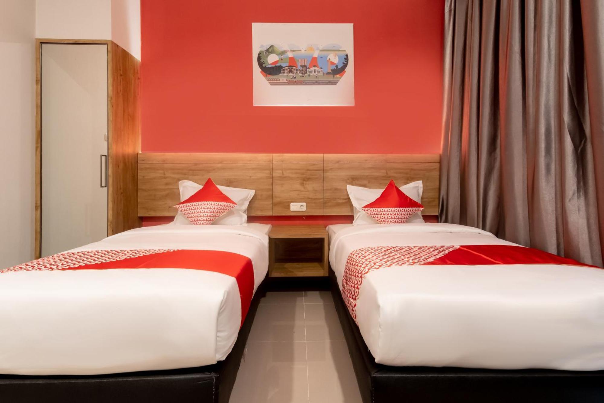 Oyo 3159 Festive Inn Medan Exterior foto