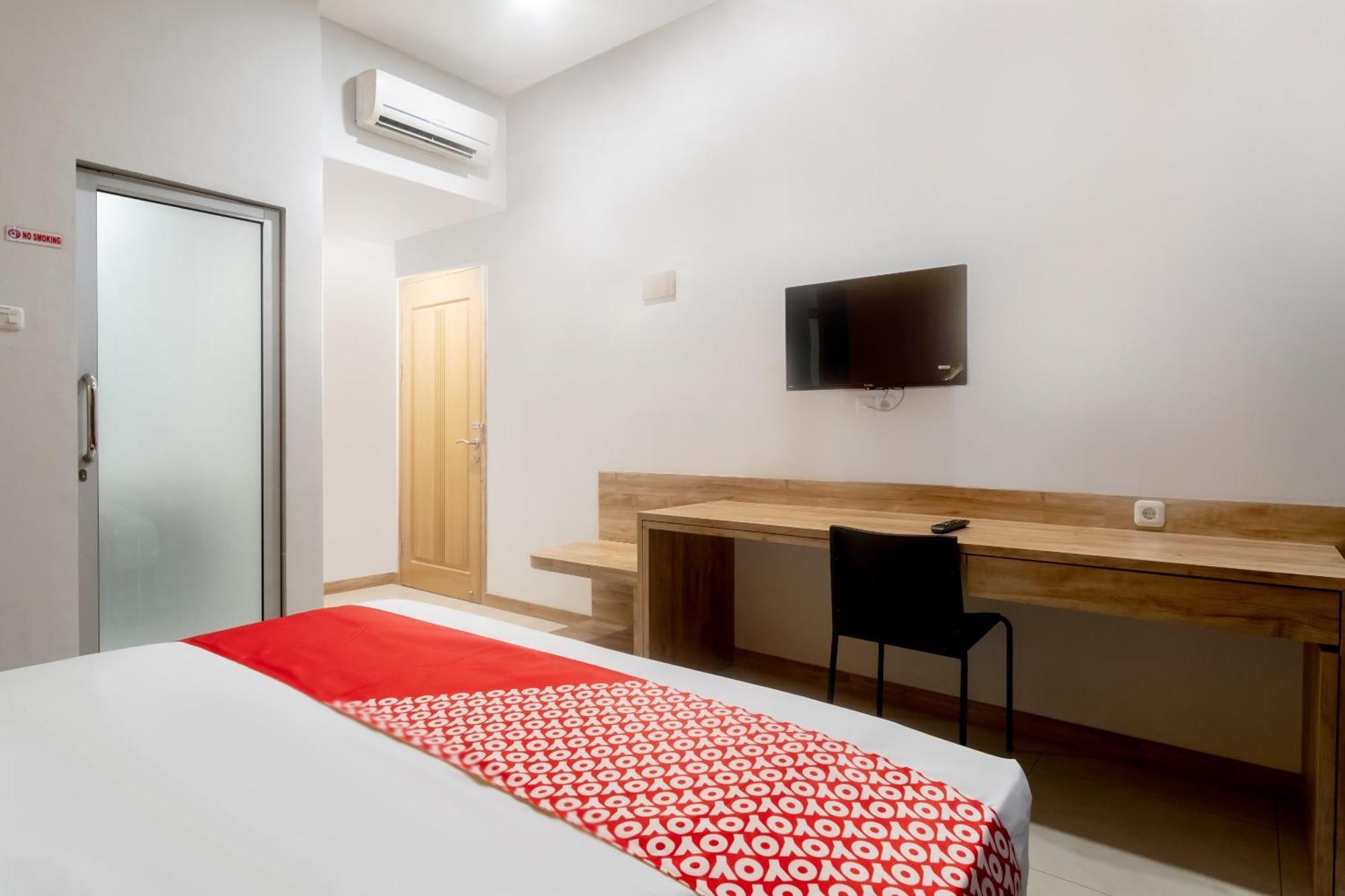 Oyo 3159 Festive Inn Medan Exterior foto